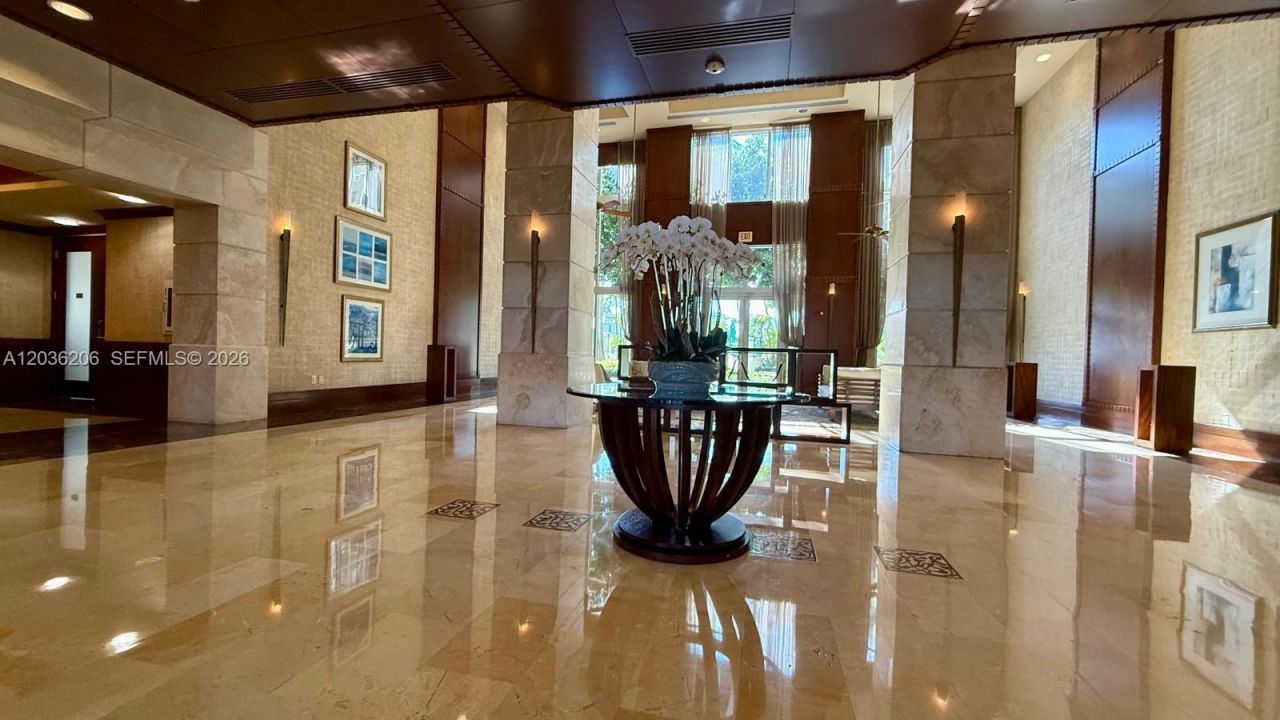 19501 W Country Club Dr , Unit 1212, Aventura, FL 33180 Photo