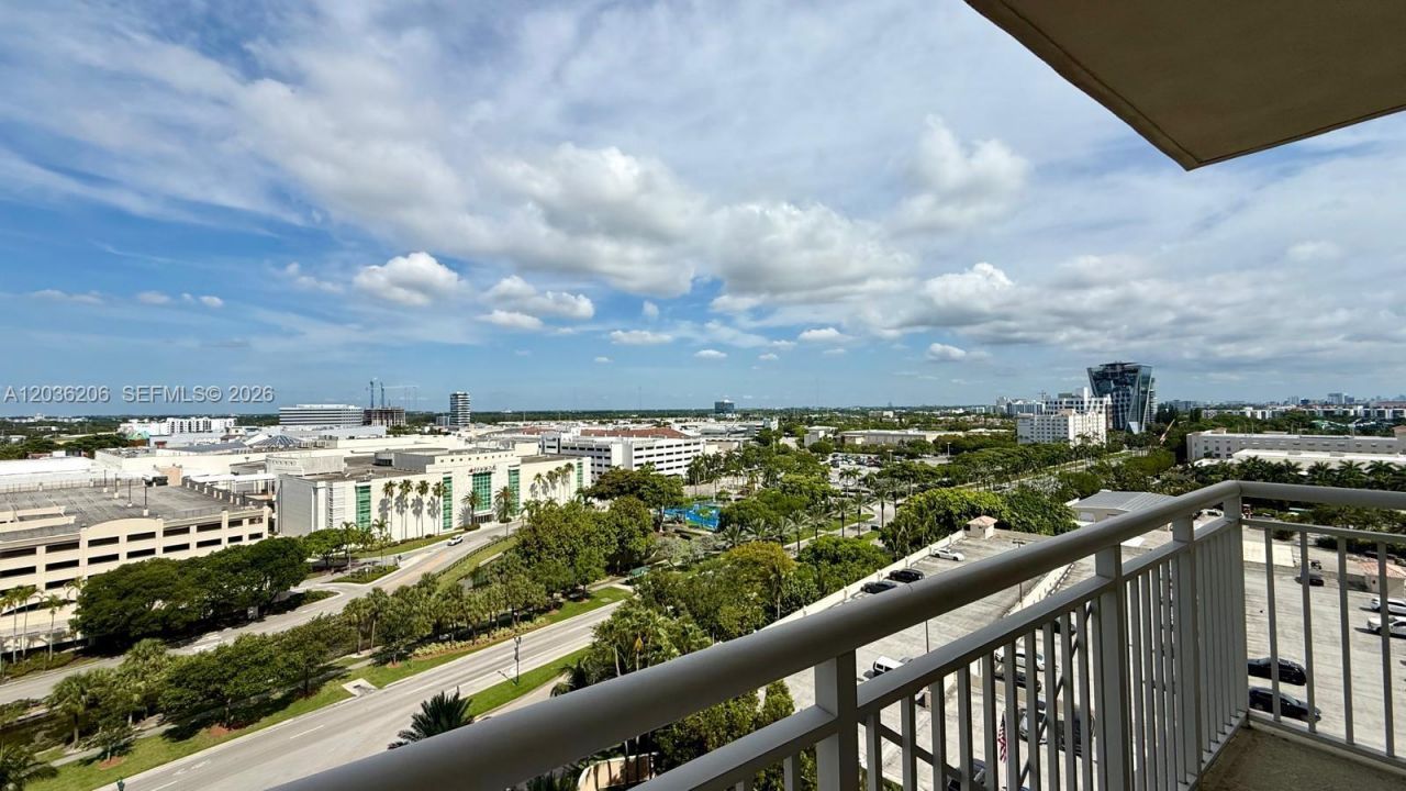 19501 W Country Club Dr , Unit 1212, Aventura, FL 33180 Photo