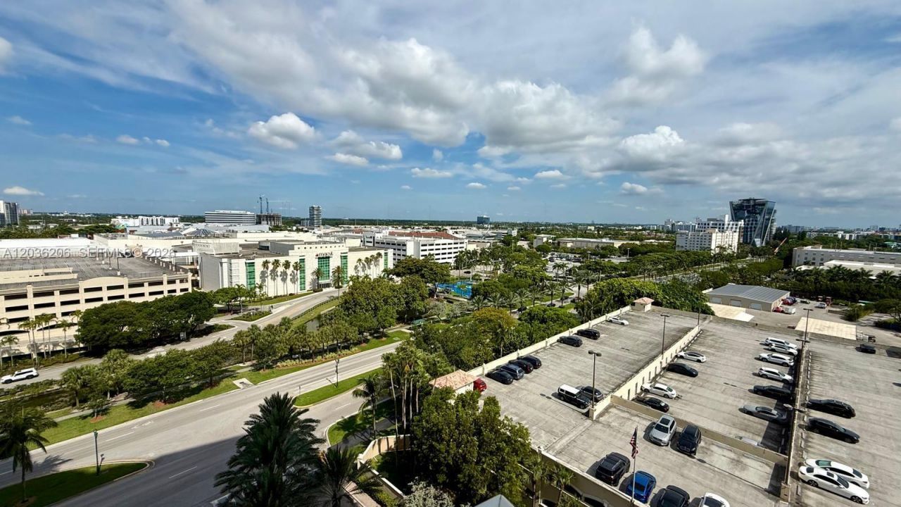 19501 W Country Club Dr , Unit 1212, Aventura, FL 33180 Photo