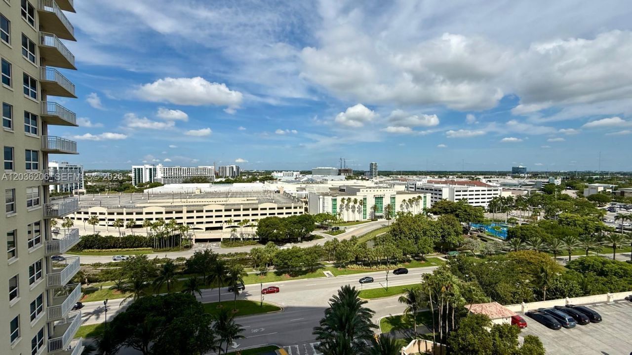 19501 W Country Club Dr , Unit 1212, Aventura, FL 33180 Photo