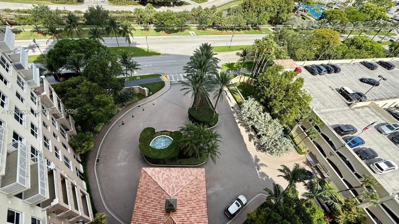 19501 W Country Club Dr , Unit 1212, Aventura, FL 33180 Photo