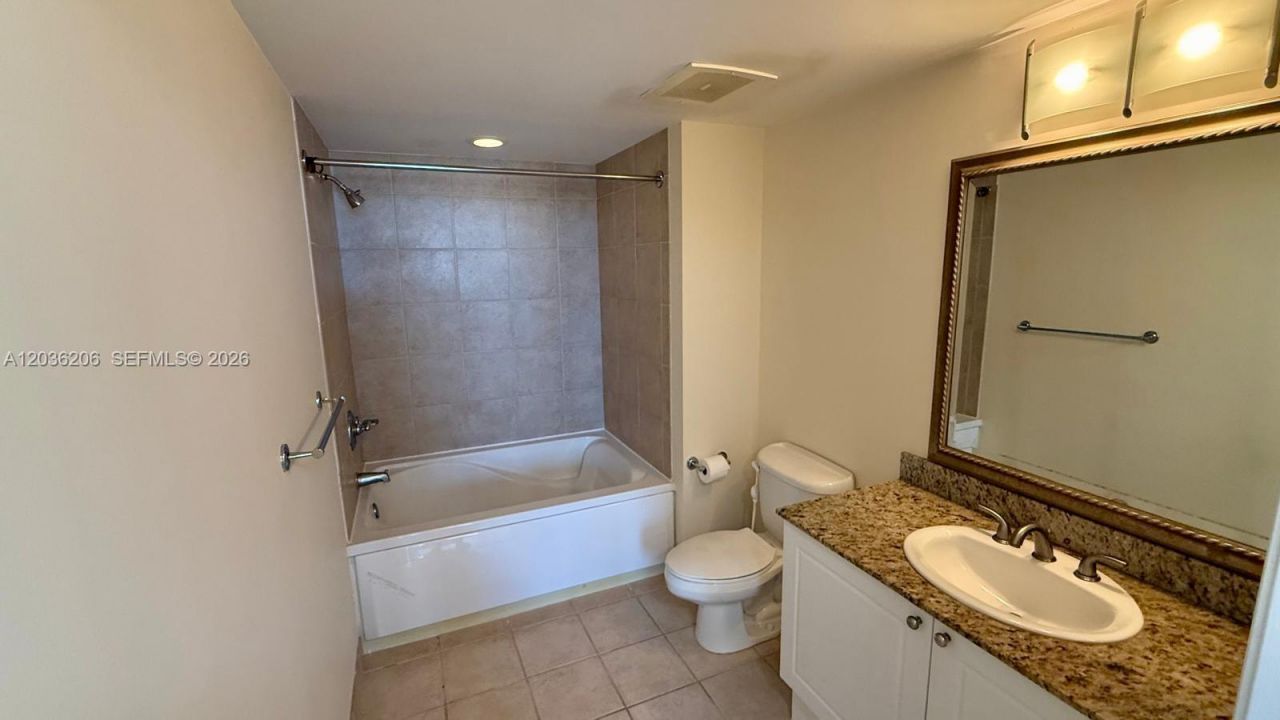 19501 W Country Club Dr , Unit 1212, Aventura, FL 33180 Photo