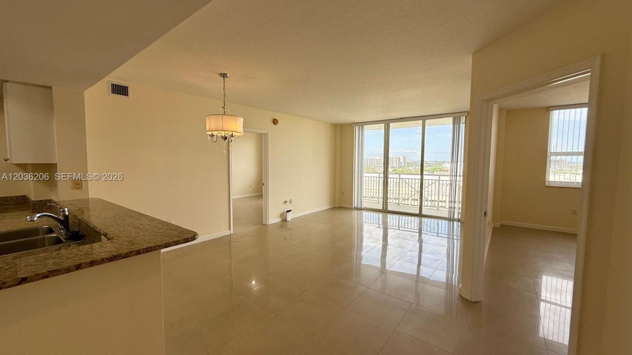 19501 W Country Club Dr , Unit 1212, Aventura, FL 33180 Photo