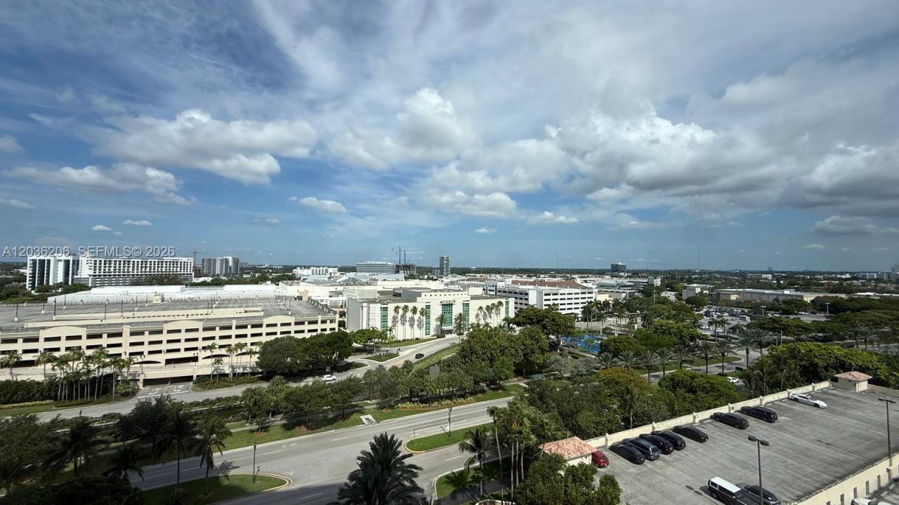 19501 W Country Club Dr , Unit 1212, Aventura, FL 33180 Photo