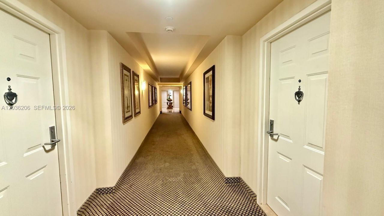19501 W Country Club Dr , Unit 1212, Aventura, FL 33180 Photo