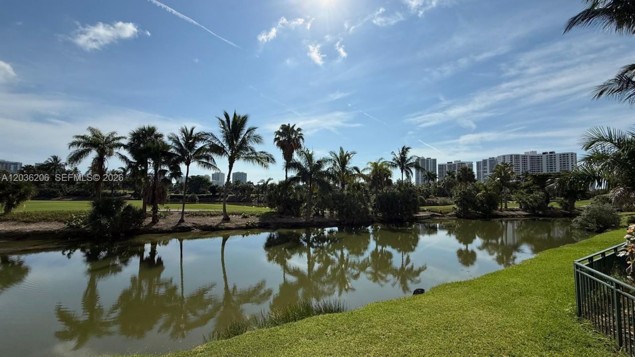 19501 W Country Club Dr , Unit 1212, Aventura, FL 33180 Photo