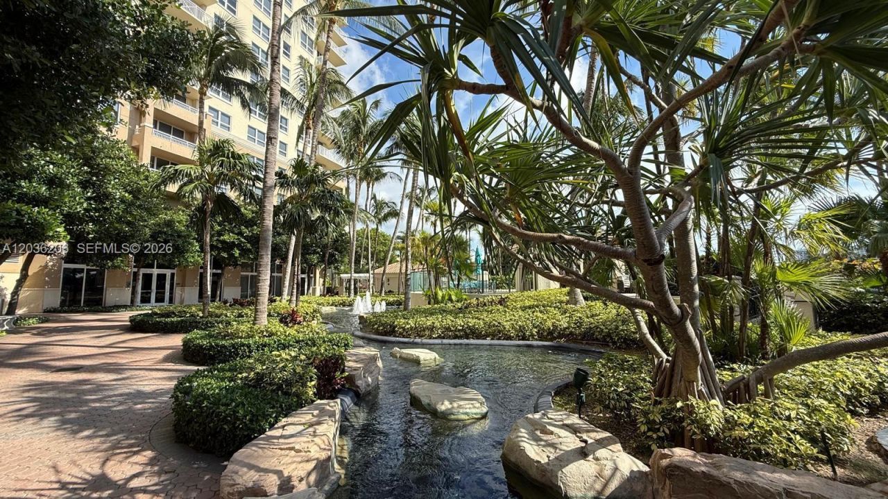 19501 W Country Club Dr , Unit 1212, Aventura, FL 33180 Photo