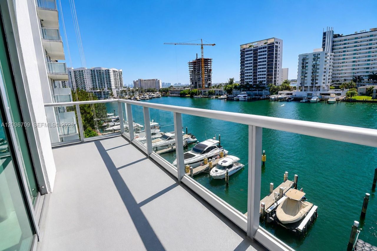 7930 East Dr, Unit 506, North Bay Village, FL 33141 Photo