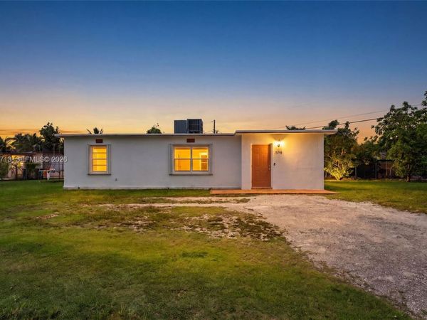 15398 Garfield Dr, Homestead, FL 33033