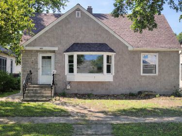 966 Hawthorne Avenue E, Saint Paul, MN 55106