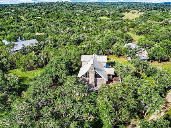 8015 Ozark DR, San Marcos, TX 78666