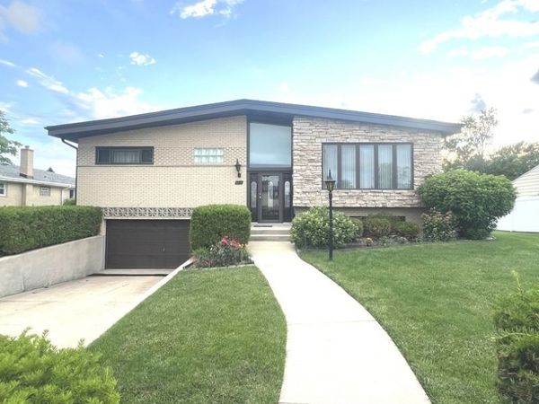 5018 N OLYMPIA Avenue , Chicago, IL 60656