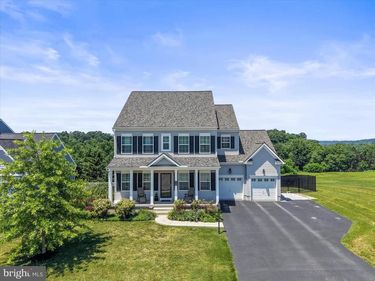 100 HOLLYHOCK DRIVE , MANCHESTER, PA 17345