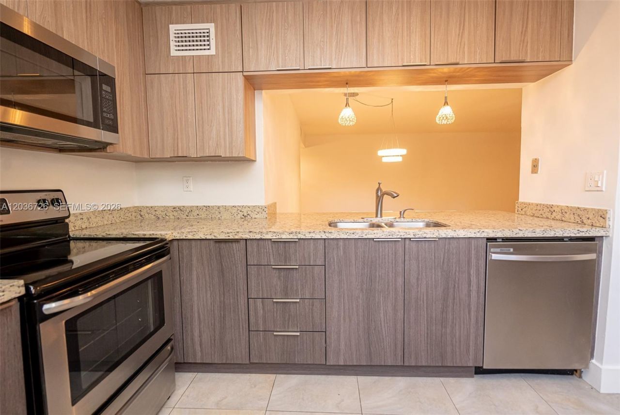 3578 Magellan Cir, Unit 232-3, Aventura, FL 33180 Photo
