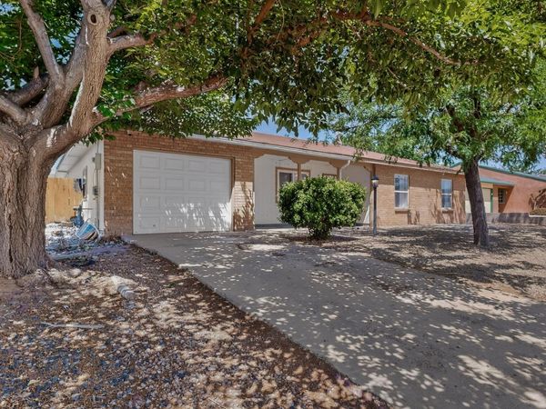 735 Stagecoach Road SE, Rio Rancho, NM 87124