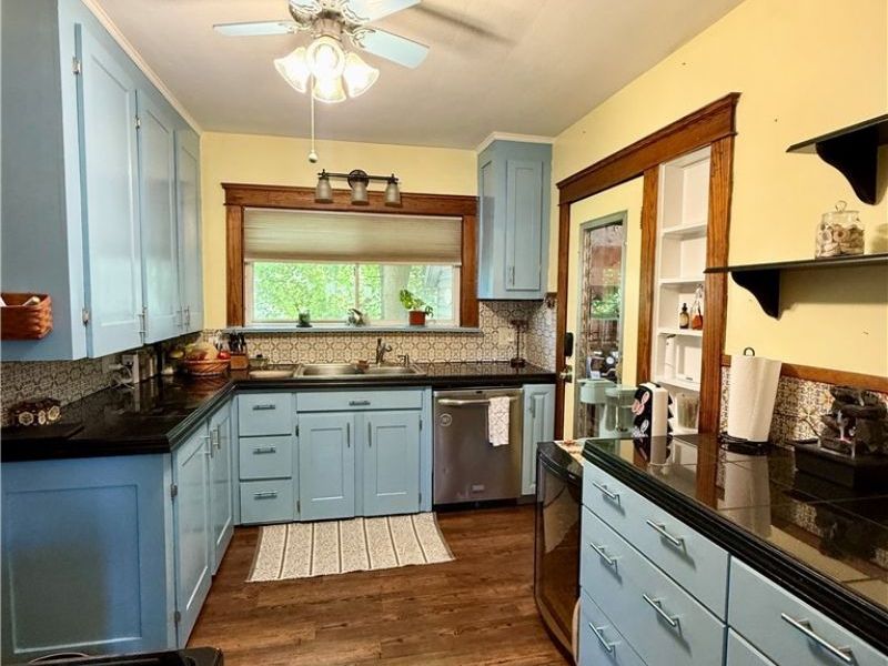 146 W Quarry Street, Newton Falls, OH 44444 Photo 6