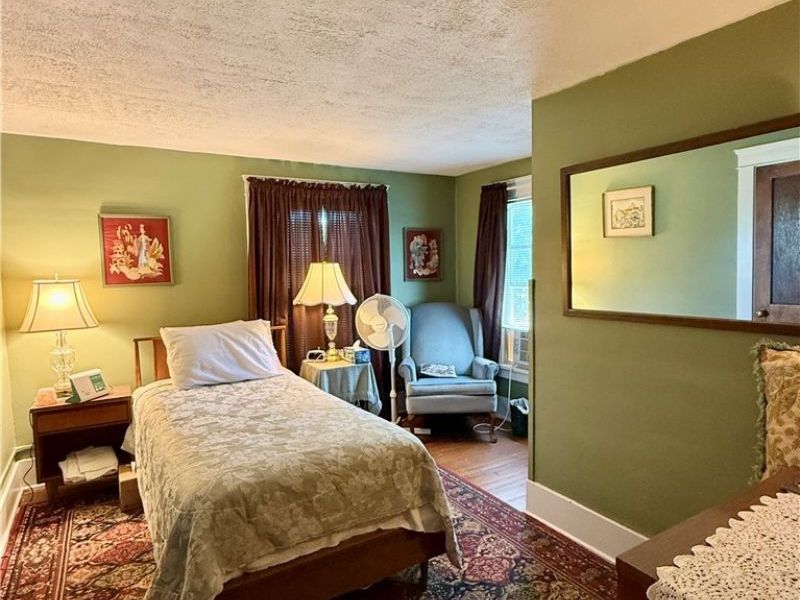 146 W Quarry Street, Newton Falls, OH 44444 Photo 9