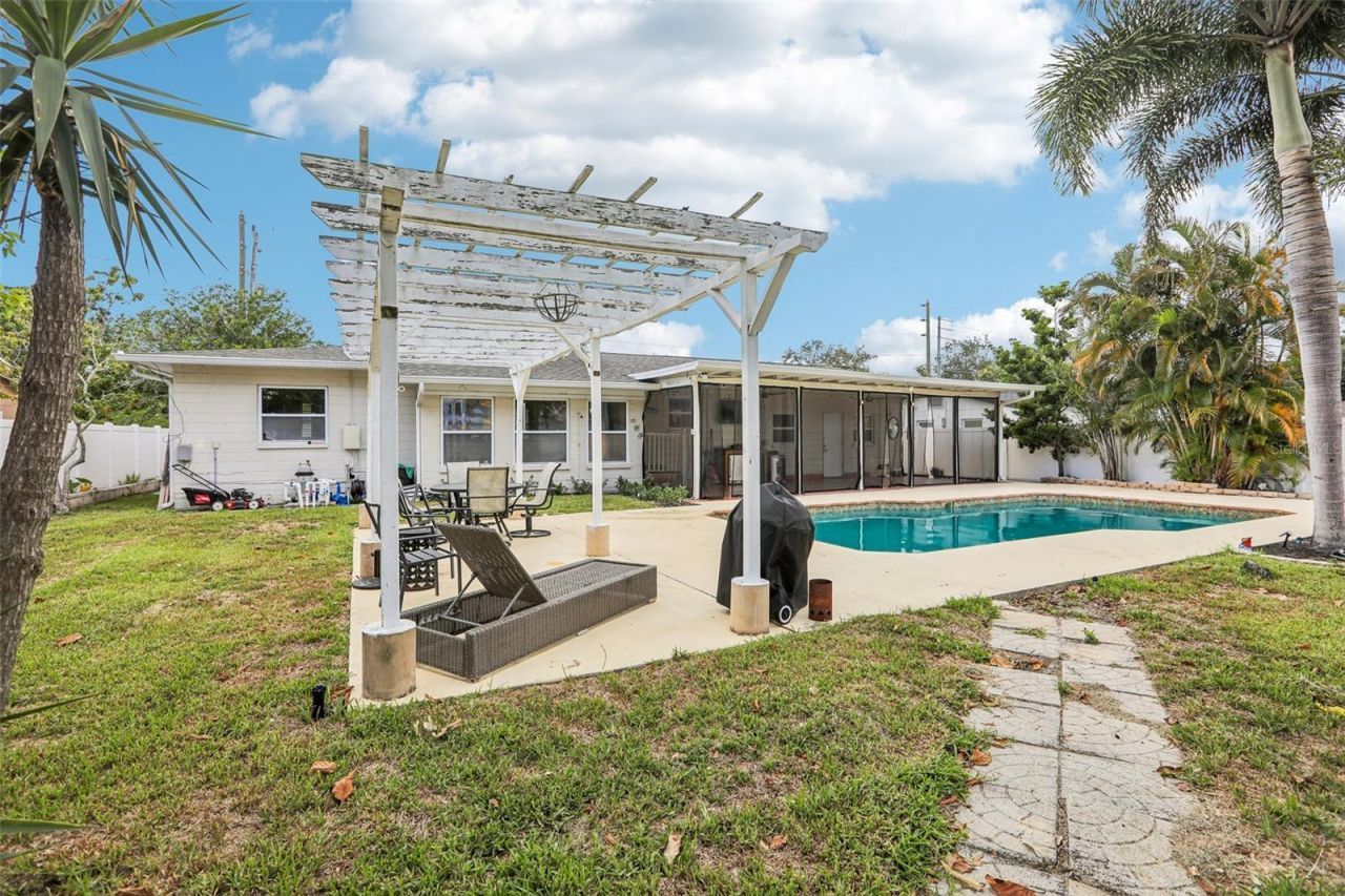 2709 49th Street N, Saint Petersburg, FL 33710 Photo
