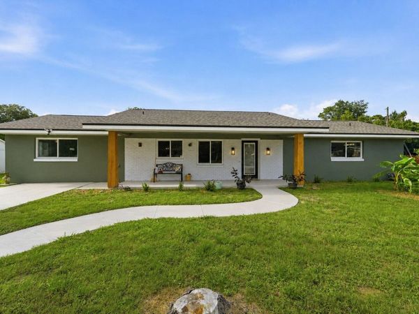 525 E ROBERTS STREET, ORANGE CITY, FL 32763