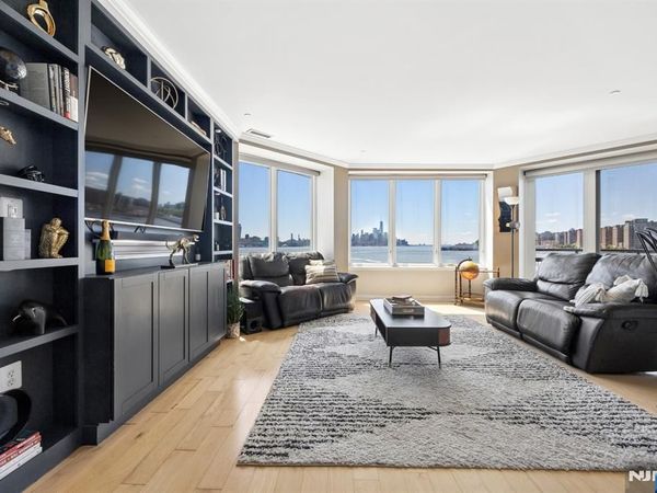 600 Harbor Boulevard 0870, WEEHAWKEN, NJ 07086