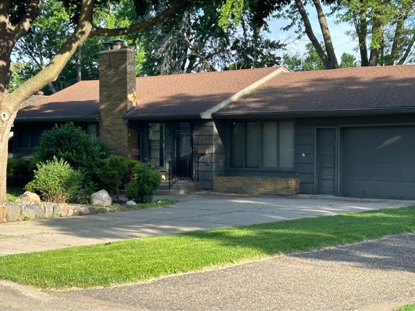 1200 Shryer Avenue W, Saint Paul, MN 55113