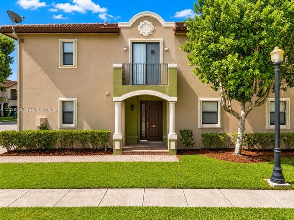 678 NE 33rd Ter , Homestead, FL 33033