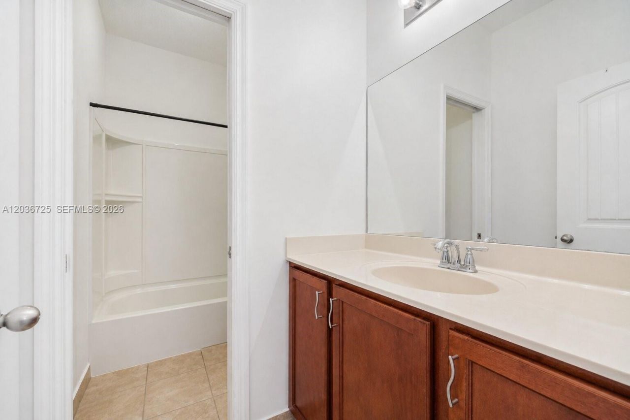 678 NE 33rd Ter , Homestead, FL 33033 Photo