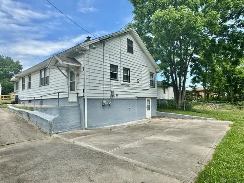 500 Mia Avenue, Dayton, OH 45417 Photo 3