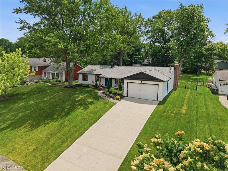 161 Devorah Drive, Aurora, OH 44202 Photo 2