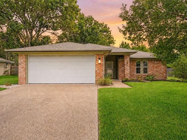 123 Marylee Drive , Hewitt, TX 76643