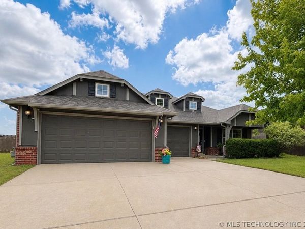 14606 E 114th Street North , Owasso, OK 74055