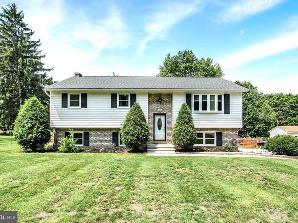 1067 PINE GROVE ROAD , HANOVER, PA 17331
