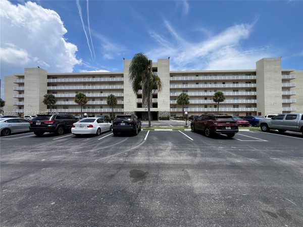 301 SE 3rd St , Unit 204, Dania Beach, FL 33004