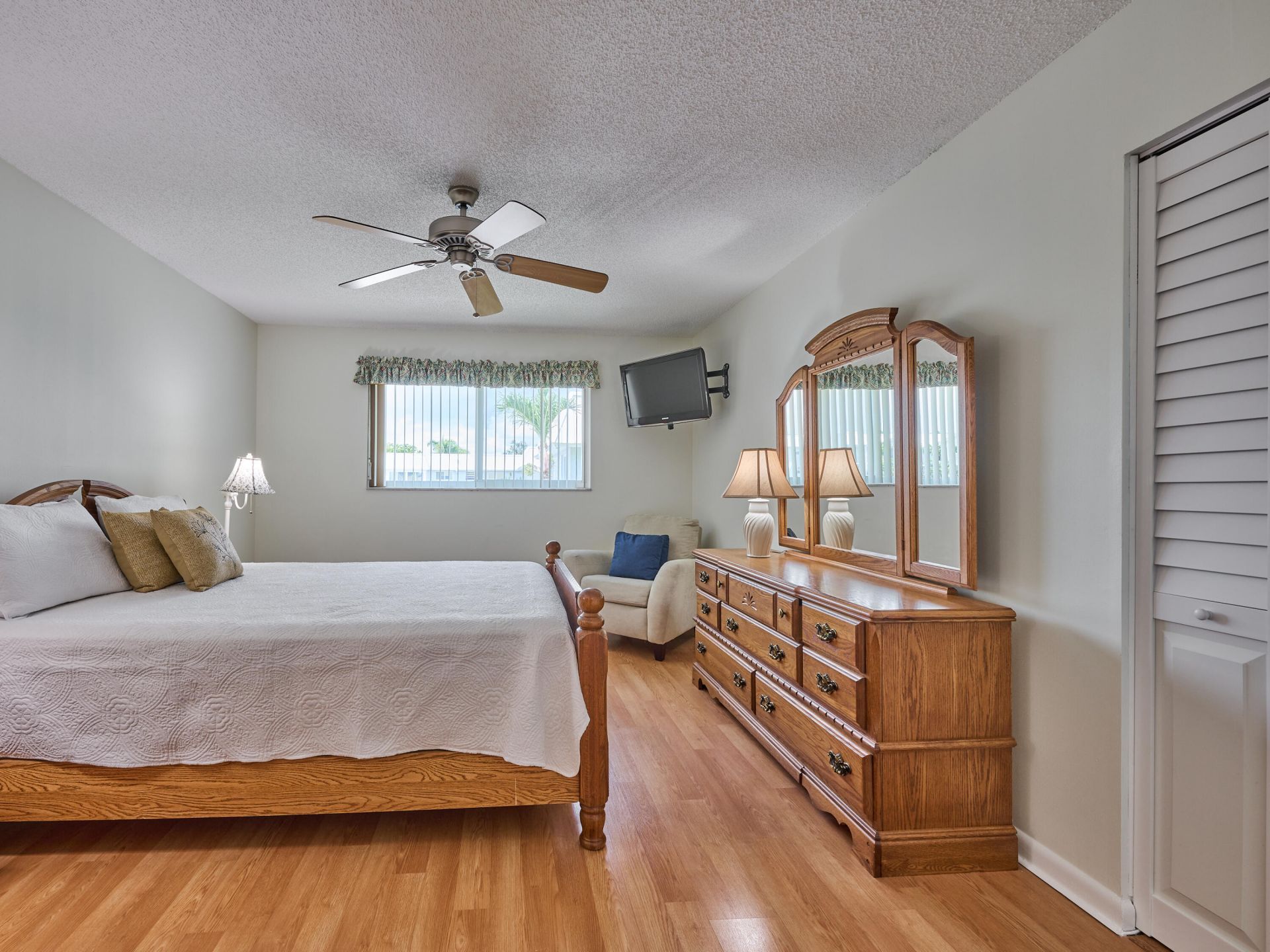 12 Colonial Club Drive, Unit 202, Boynton Beach, FL 33435 Photo