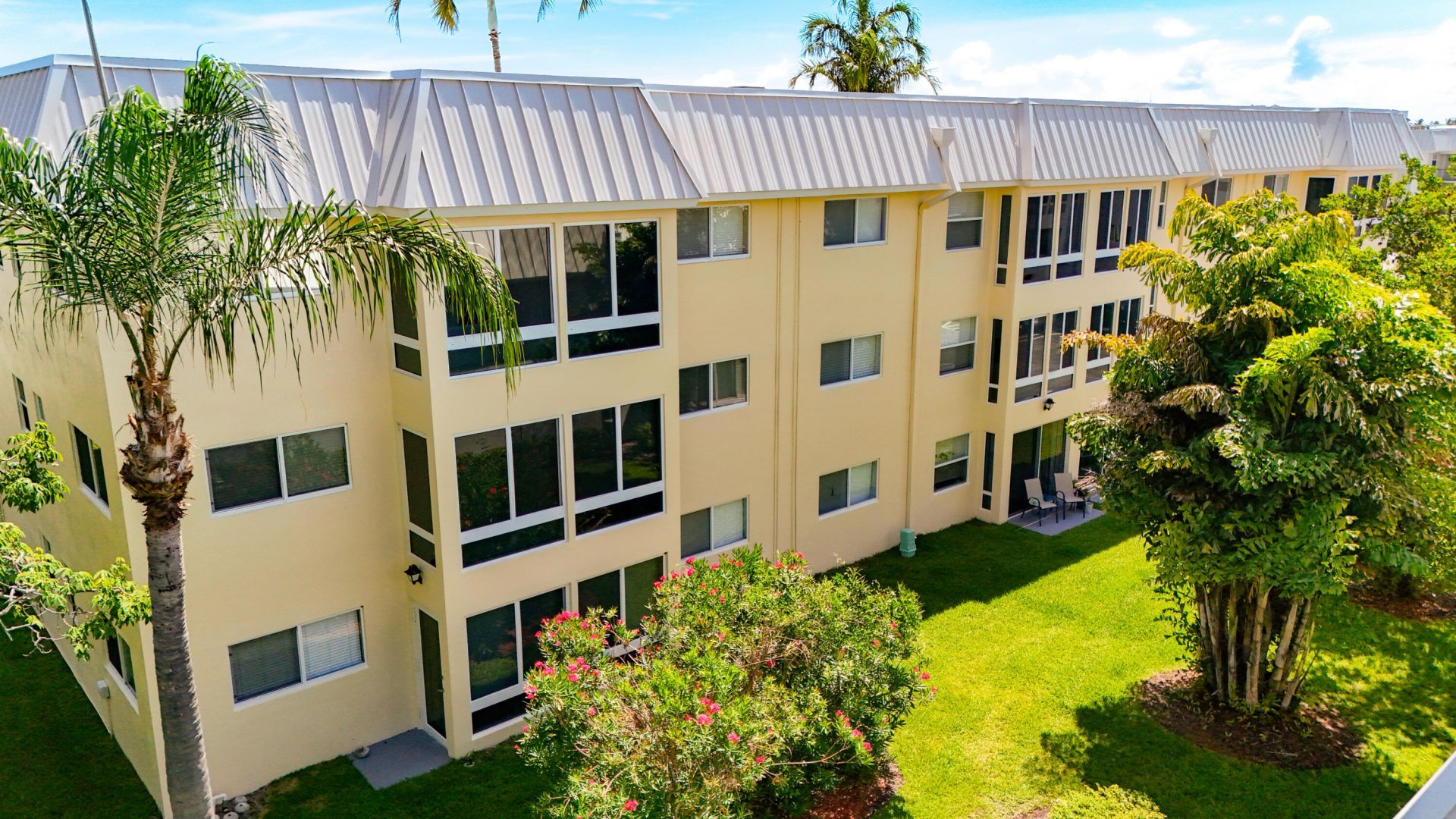 12 Colonial Club Drive, Unit 202, Boynton Beach, FL 33435 Photo