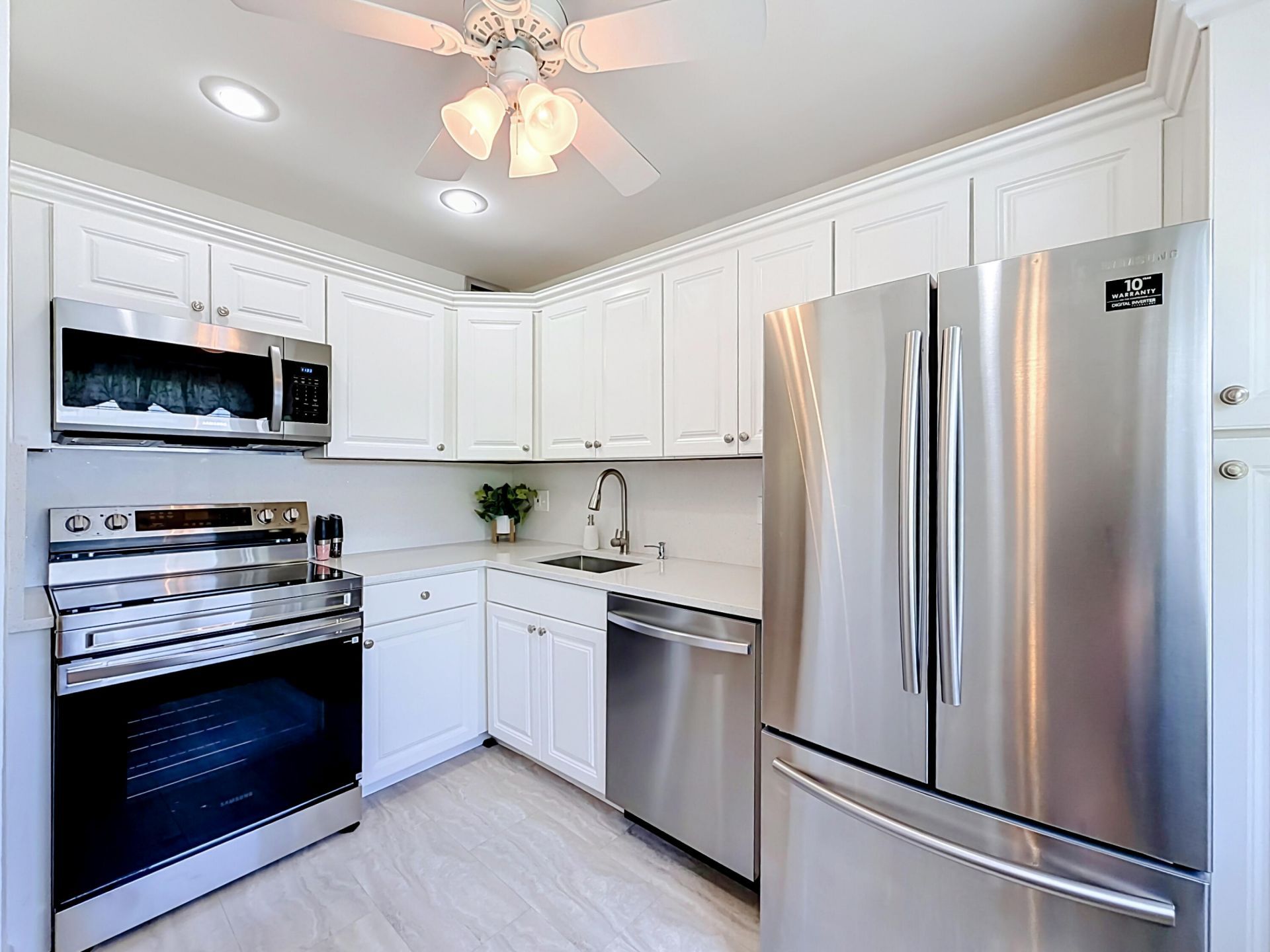 12 Colonial Club Drive, Unit 202, Boynton Beach, FL 33435 Photo