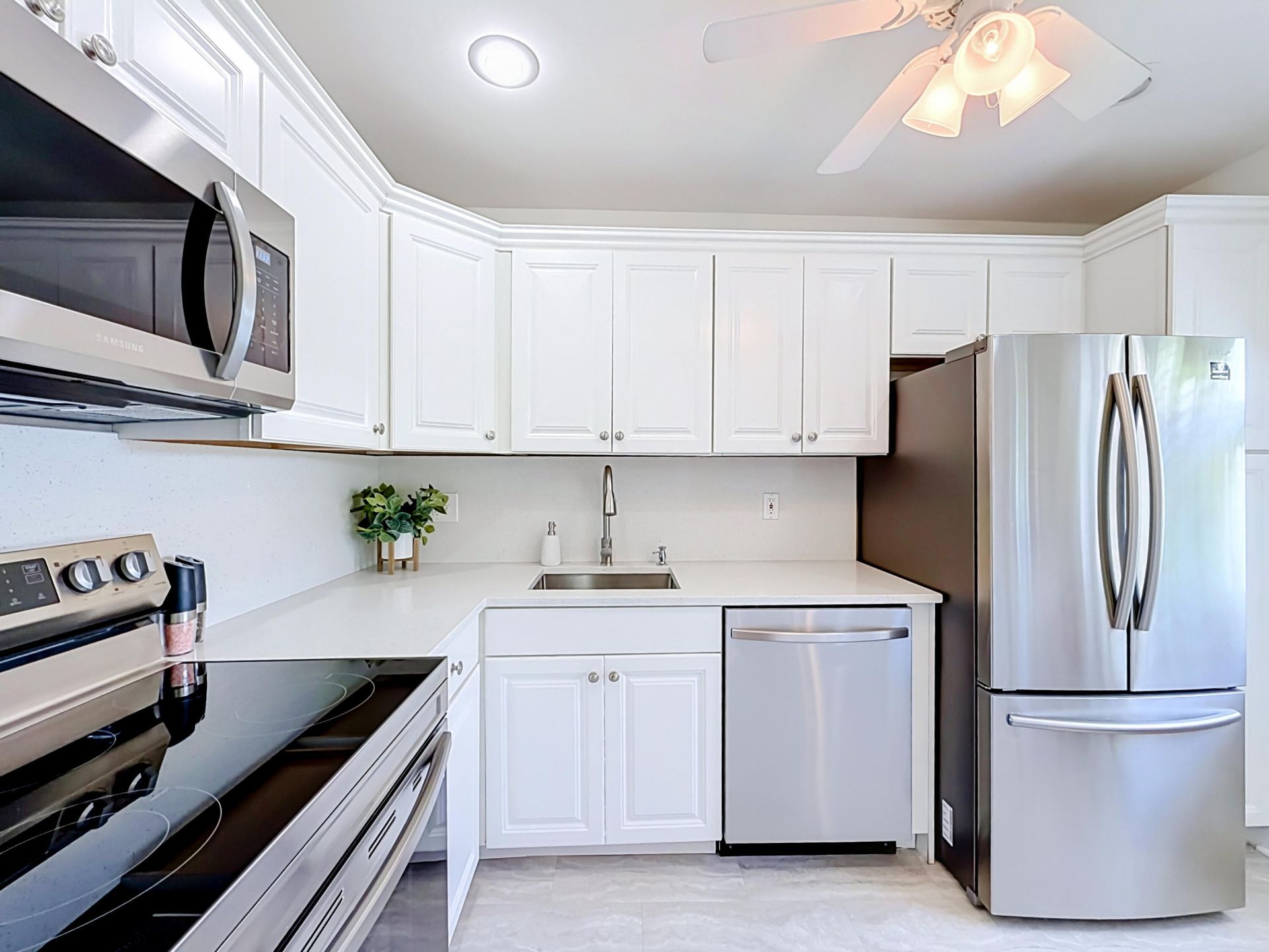 12 Colonial Club Drive, Unit 202, Boynton Beach, FL 33435 Photo