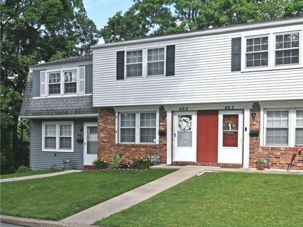 402 Hickory Cir , Canonsburg, PA 15317