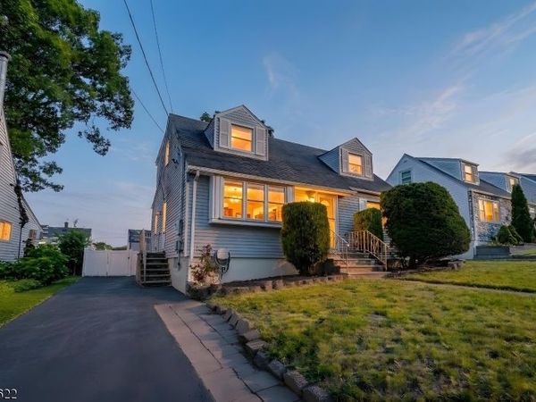 68 16Th Ave, Elmwood Park, NJ 07407