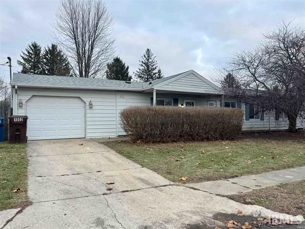 1052 N Lincoln Street, Peru, IN 46970