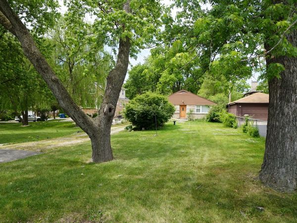 208 N Graylynn Drive, Mount Prospect, IL 60056