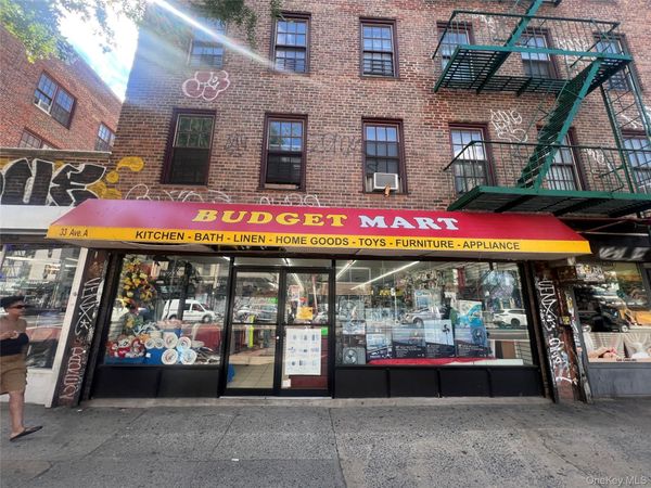 33 Ave A , New York (Manhattan), NY 10009