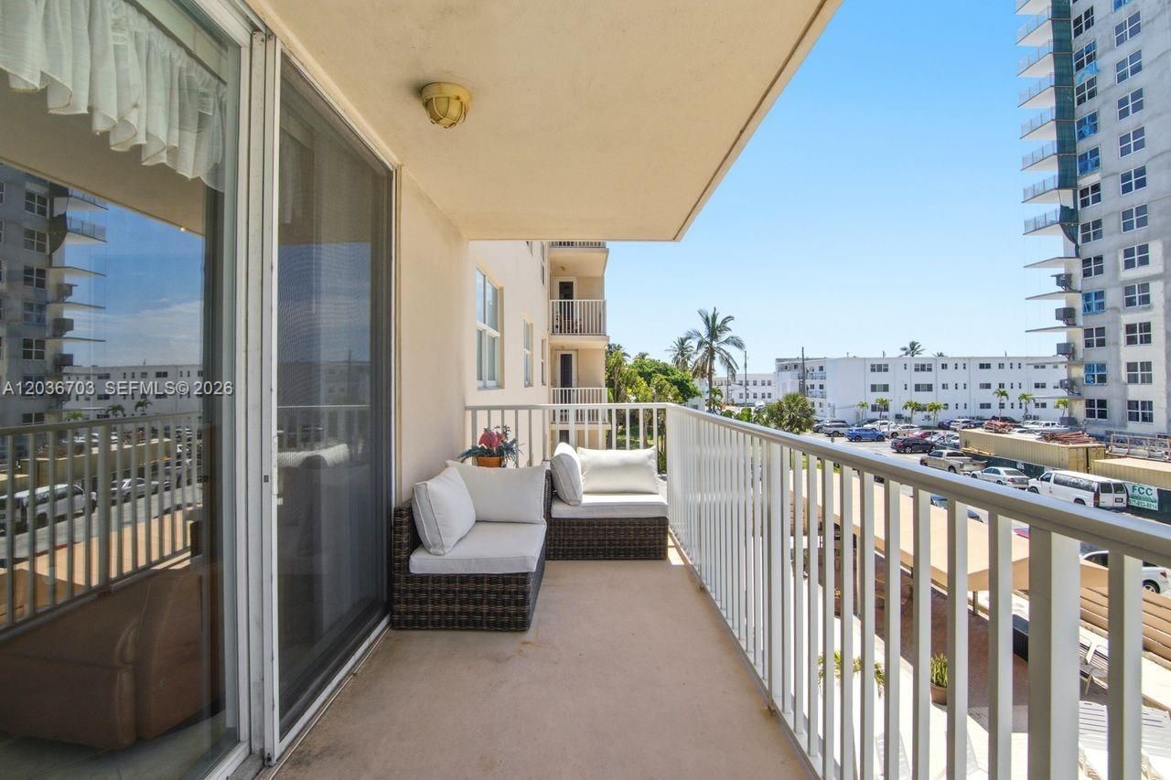1401 S Ocean Dr, Unit 305, Hollywood, FL 33019 Photo