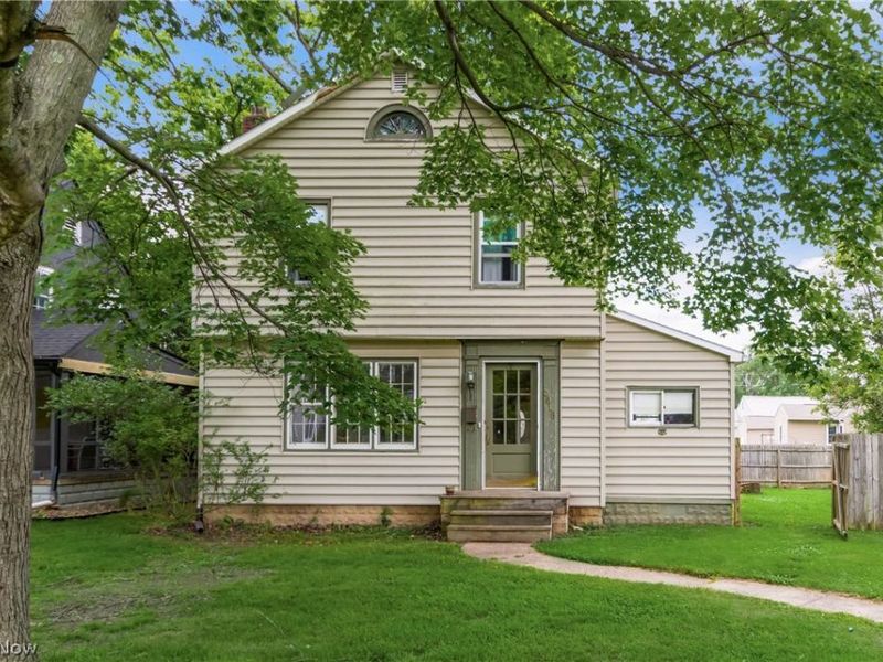 2016 Norwood Boulevard, Zanesville, OH 43701 Photo 1