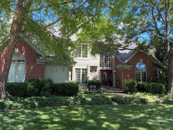 3486 Shakespeare Drive, Troy, MI 48084