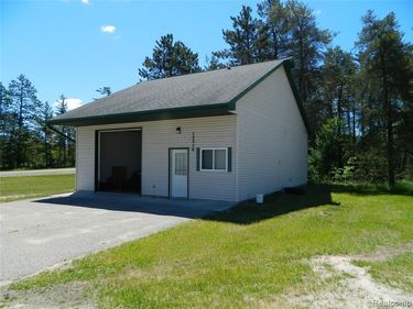 10376 N Roscommon Road, Roscommon Vlg, MI 48653