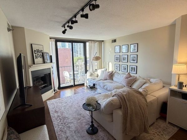 1309 N Wells Street , Unit 705, Chicago, IL 60610