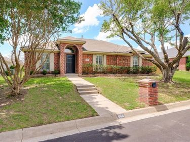 444 Dove Lane, Fort Worth, TX 76108
