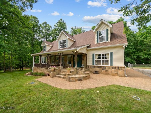 1035 Gray Eagle Drive, Crossville, TN 38572