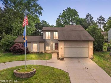 37224 Chesapeake Road, Farmington Hills, MI 48335